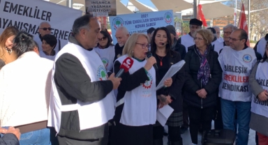 Emeklilerden 'insanca yaşam' çağrısı: Geri adım atmayacağız!