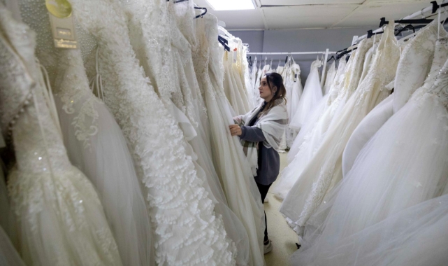 Gelinlik hayali İzmir’de ücretsiz gerçek oluyor