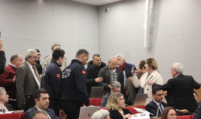 İzBB Meclisi'nde 'Basmane Çukuru' gerginliği!