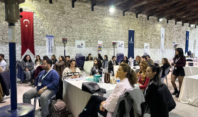 İzmir’de gençler kent yönetimine doğrudan katılıyor