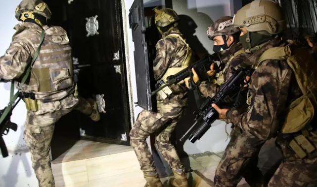 İzmir'de terörle mücadele sürüyor: 8 kişi gözaltına alındı!