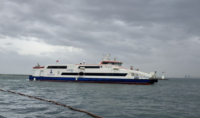 İzmir'de vapur seferleri iptal edildi