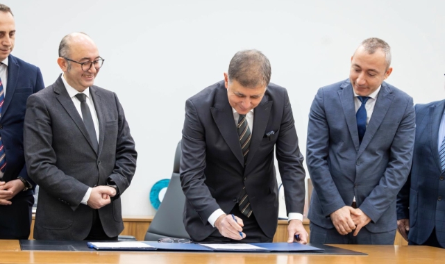 İzmir'in simgesi yerinde yeniden hayat bulacak: Başkan Tugay'dan tarihi imza