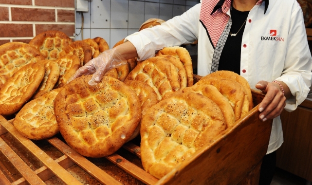 Karşıyaka’da “Askıda Pide” kampanyası başladı