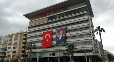 Karşıyaka'da maaş krizi sürüyor: Bir işçi intihar ederse...