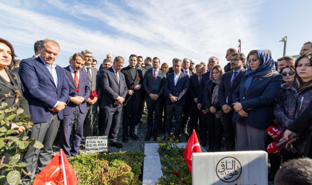 Özgür Özel ve Başkan Tugay Hatay'da: Depremzedelere yönelik çabamız sürecek”