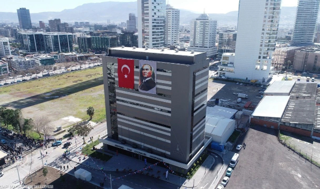 Symrna Otoparkı'na ilişkin İzBB'den açıklama: Geçici olarak kapatıldı!