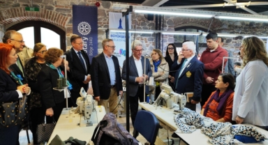 'Altın İğne', İzmirli kadınların yeteneğini dünyaya gösteriyor