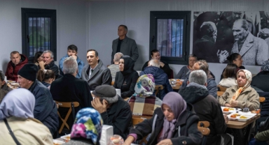 Başkan Ömer Eşki, iftarını Kızılay Mahallesi sakinleriyle yaptı