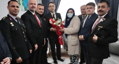 Başkan Pehlivan, şehit ailelerini ziyaret etti