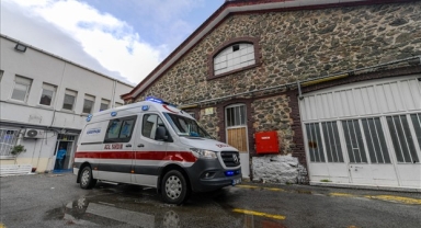 Başkan Tugay'dan AKP'ye 'gassilhane' tepkisi: Mesela belediyenin malını almak!