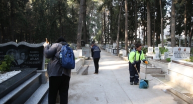 Çiğli’de Bayram Öncesi Cami Ve Mezarlıklarda Kapsamlı Temizlik