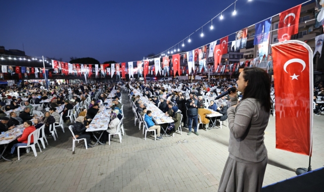 Efes Selçuk'ta iftar sofrası dayanışma ile kuruldu