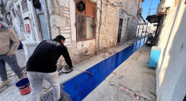 Foça Çarşısı’nda yağmur suyu tahliye kanalı tamamlandı