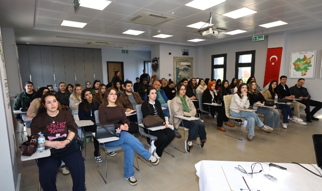 Gençler kariyer yolculuğu için Efes Tarlası Yaşam Köyü'nde buluştu