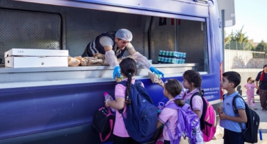 İzmir’de dayanışma seferberliği: Milyonlara ulaştı