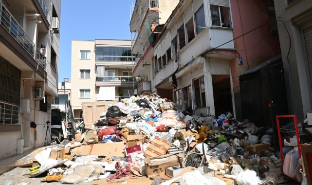 Karabağlar Belediyesi’nden çöp evle ilgili açıklama