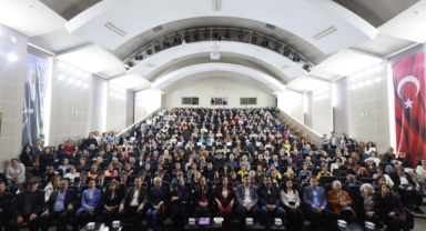 Karabağlar ‘da Kadın ve Demokrasi Forumu