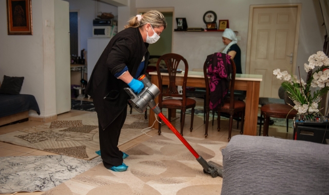 Karşıyaka’da evde temizlik hizmeti başladı