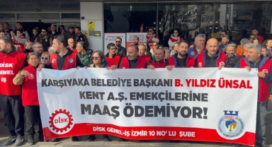 Karşıyaka'da ödeme krizi sürüyor: İşçiler belediye önünde bir araya geldi!