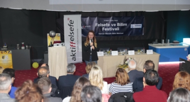 Konak’ta Felsefe ve Bilim Festivali’ne yoğun ilgi