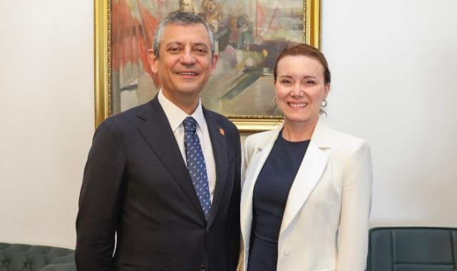 Konak’ta Ferdi Zeyrek Gençlik Merkezi açılıyor: Kurdeleyi Özgür Özel kesecek