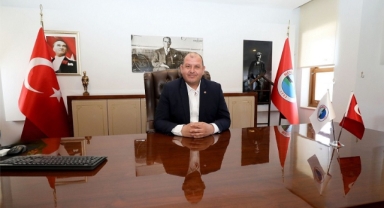 Menderes Belediye Başkanı Çiçek makam aracını bıraktı