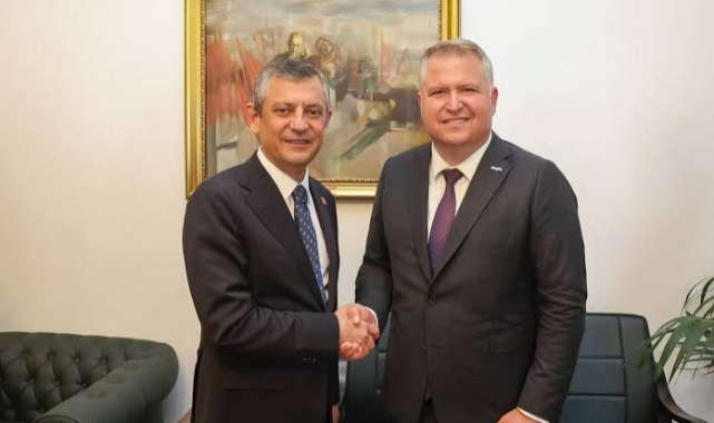 Özgür Özel'den Urla mesaisi: 22 adet temel atma ve açılış töreni!