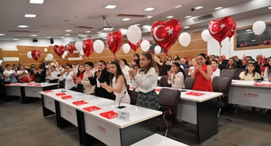 23 Nisan ruhu Bornova’da çocukların sesiyle yükseldi