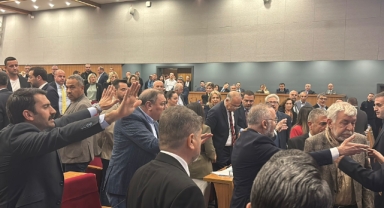 AK Partili üyenin sözleri tansiyonu yükseltti... Mecliste gergin anlar!