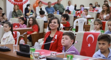 Başkan Kınay makamını geleceğin sahiplerine devretti