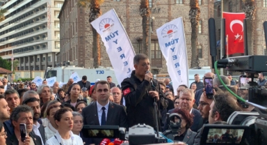 Başkan Tugay'dan AKP'li vekillere sert çıkış: İzmir'in değil, Vakıflar'ın vekilleri!