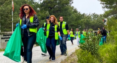 Bornova’da anlamlı temizlik hareketi