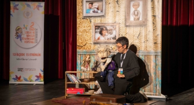 Bornova’da çocuk tiyatrosuna yoğun ilgi