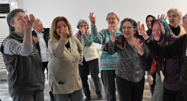 Bornova’da yaratıcı drama ile hayata yeniden katılım