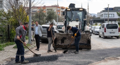 Bornova’da yol seferberliği: 90 günde 722 çukura müdahale