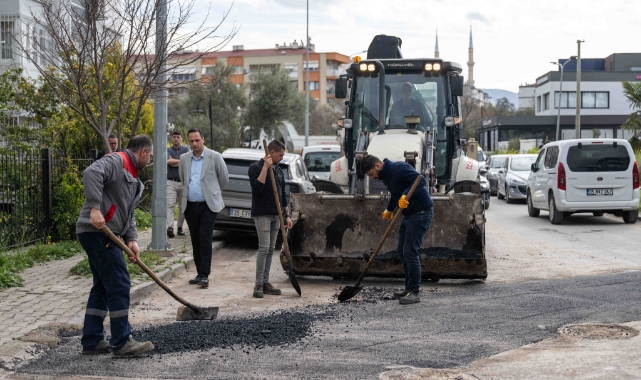 Bornova’da yol seferberliği: 90 günde 722 çukura müdahale
