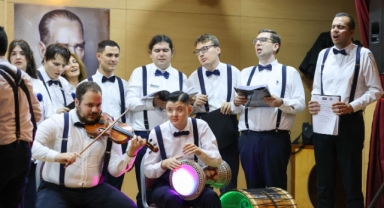 Buca'da notalar farkındalık için yükseldi