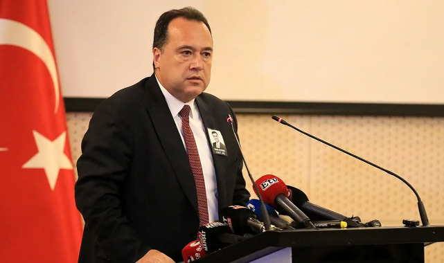 Dutlulu’dan İzmir’in çöpü için uyarı: “Kısa vadeli diye sessiz kalıyoruz