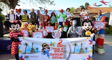 Efes Selçuk'ta 'Çocuk ve Gençlik Tiyatroları Festivali' coskuşu