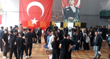 Gençler iş dünyasının nabzını tuttu: Öğrenci ve iş veren aynı masada!