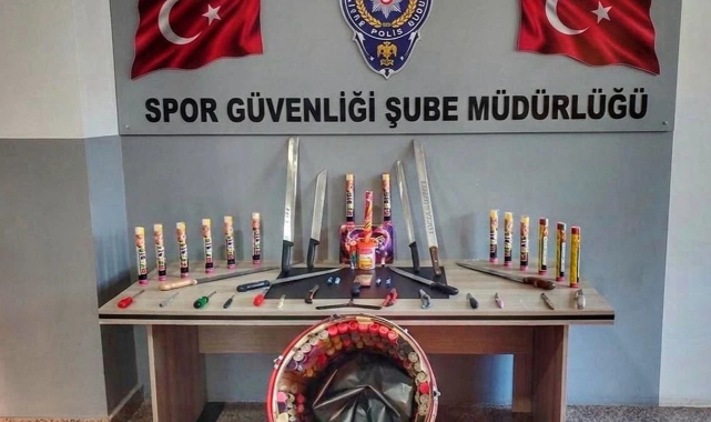 Göztepe taraftarlarının üstü arandı: Ele geçirilenler 'yok artık' dedirtti!