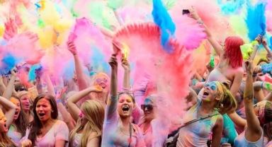 Holi Boya Satışı Artıyor: Festival Sezonu Öncesi Talep Yükseldi