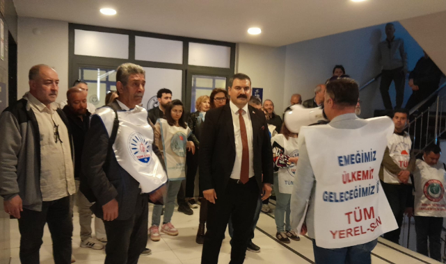 İki ilçede eylemler büyüyor: Sendika başkanları CHP İl'i işaret etti!