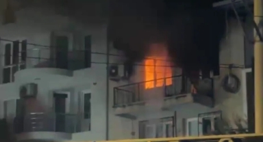 İzmir'de çıkan yangın can aldı: Baba öldü, oğlu entübe