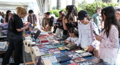 İzmir’de edebiyatın kalbi Kültürpark’ta attı 