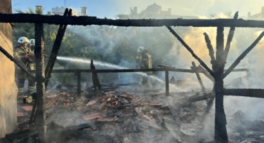 İzmir’de itfaiyenin hızlı müdahalesi faciayı önledi