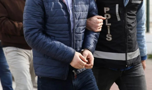 İzmir’de operasyon: Uyuşturucu ve silah ele geçirildi