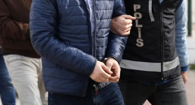 İzmir’de operasyon: Uyuşturucu ve silah ele geçirildi