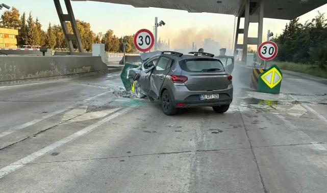 İzmir’de otomobil bariyerlere çarpıp alev aldı: Genç doktor hayatını kaybetti!